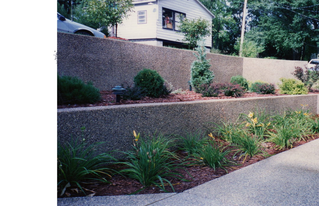 image of exposed aggregate concrete patio